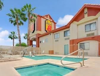 Super 8 By Wyndham Tucson/grant Road Area Az