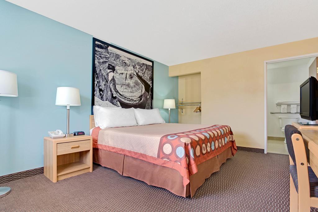 Hotel Super 8 By Wyndham Tucson/grant Road Area Az 2*